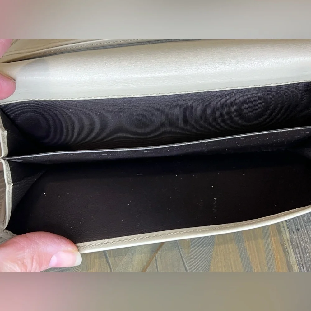W015. Gucci Princy GG Signature Continental Wallet - Picture 10 of 11